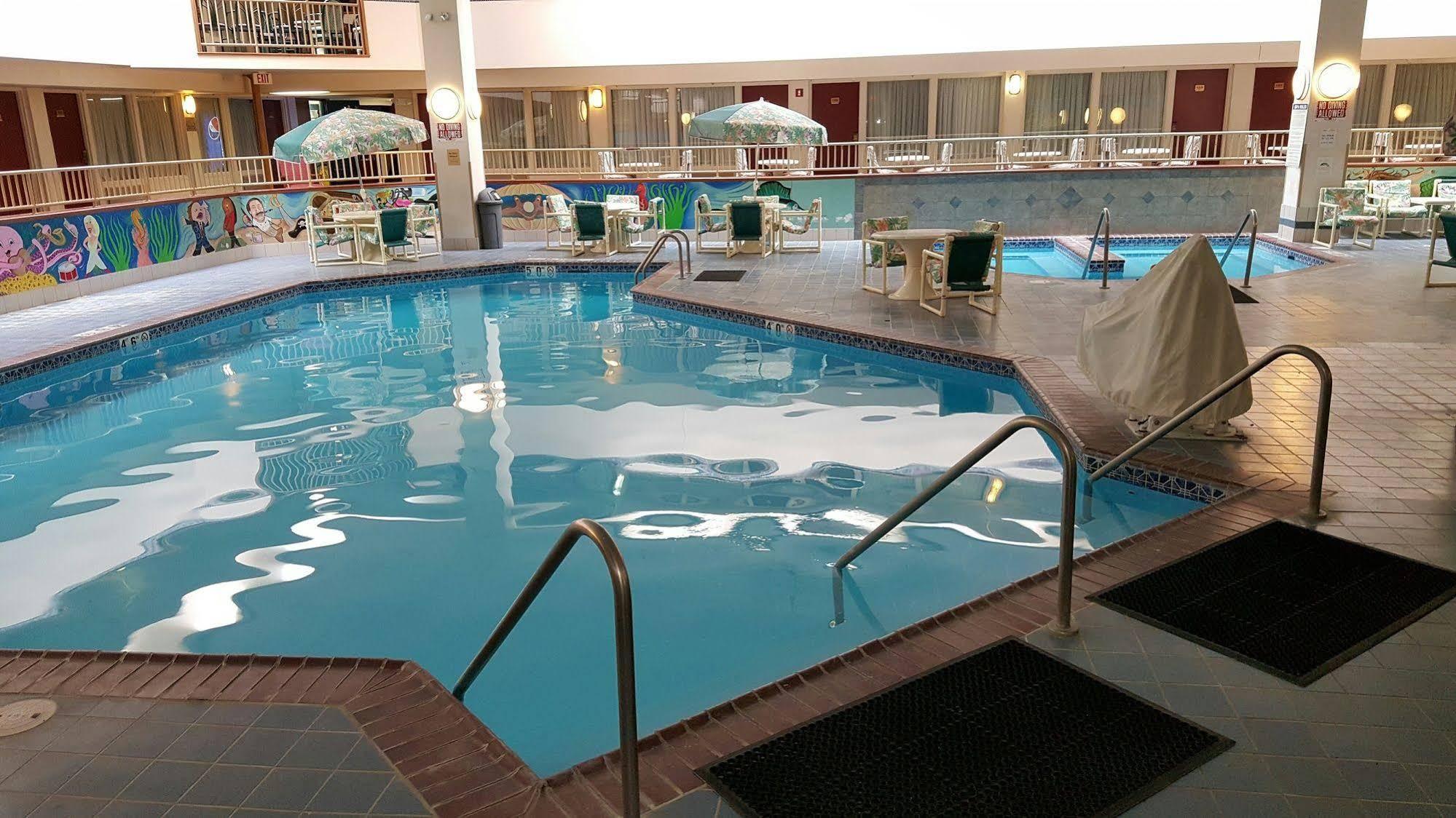 Best Western Plus Wausau Tower Inn Bagian luar foto
