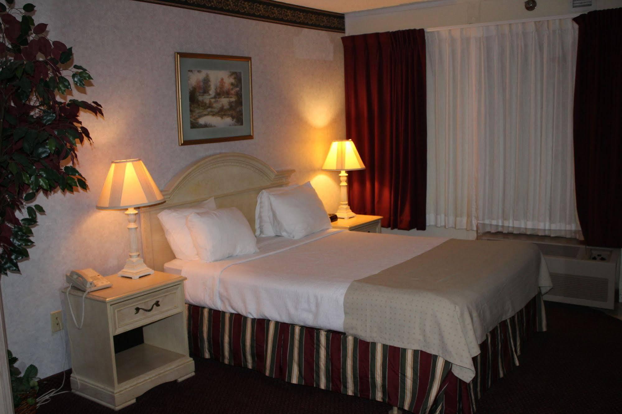 Best Western Plus Wausau Tower Inn Bagian luar foto
