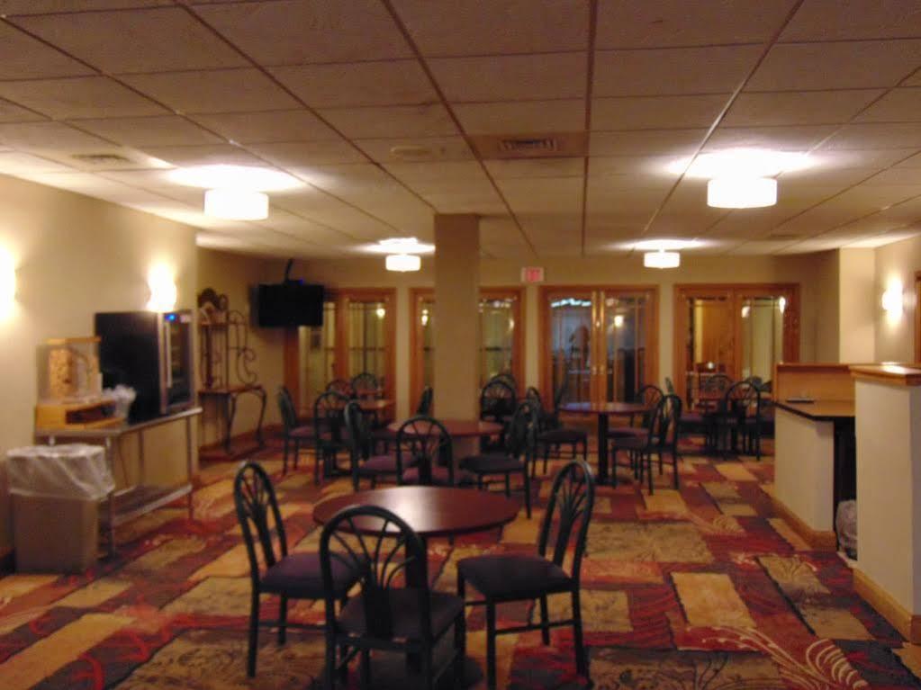 Best Western Plus Wausau Tower Inn Bagian luar foto