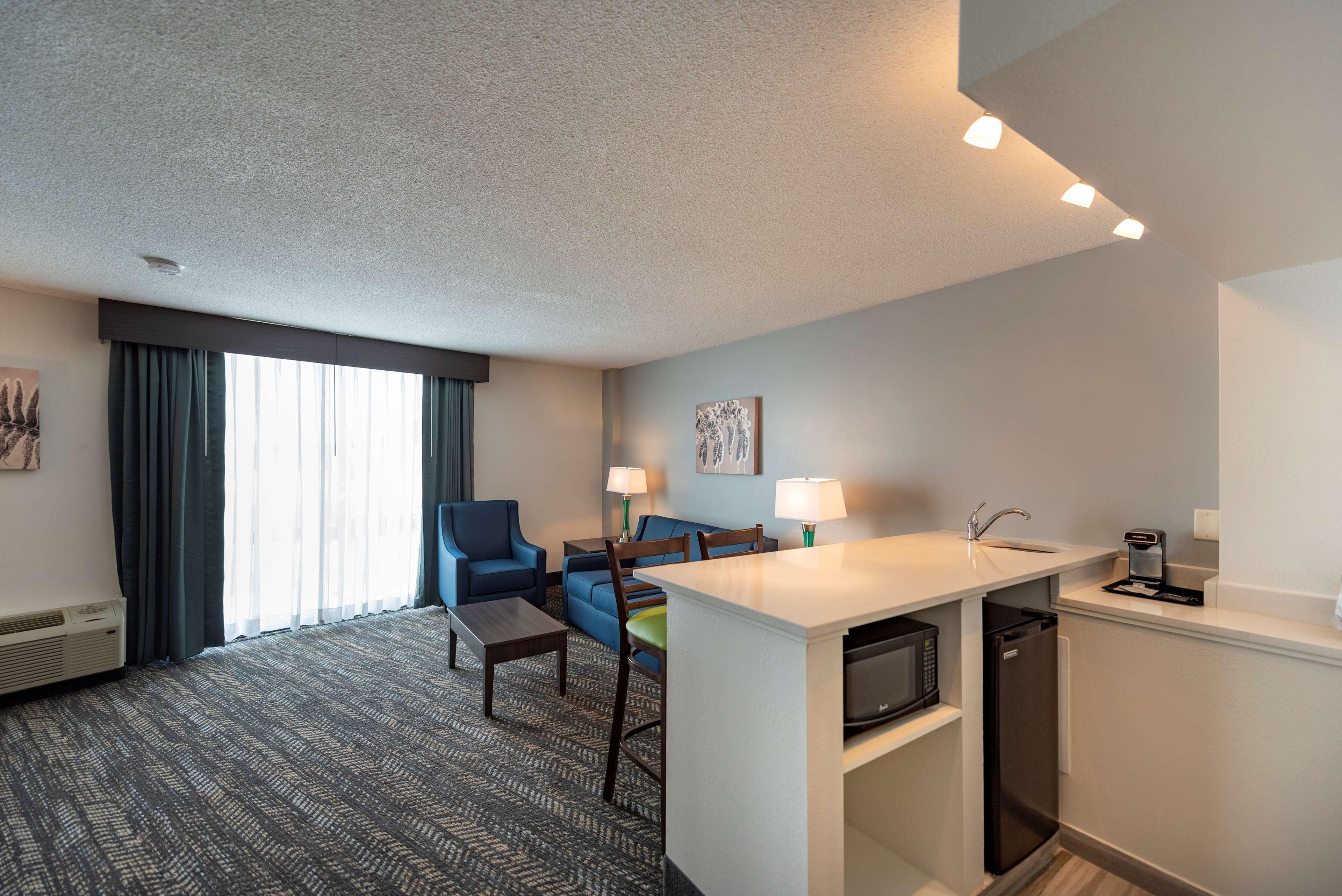Best Western Plus Wausau Tower Inn Bagian luar foto